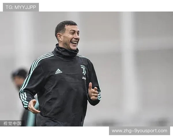 尤文后防训练：教练强调盯人细节与集体协防节奏