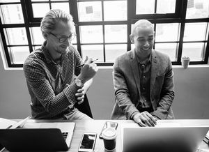 九游娱乐平台-斯密斯：凭借敏锐的视野与速度，成为全黑队不可或缺的球员，斯密06